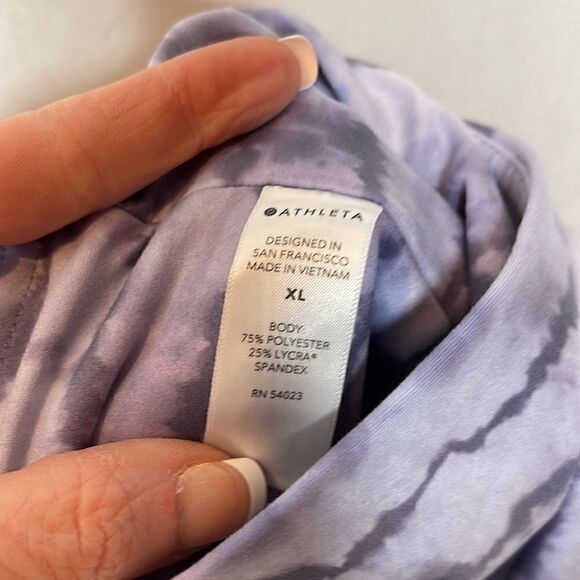 Athleta Elation Tie Dye Capri Leggings. Size XL. - Picture 10 of 12